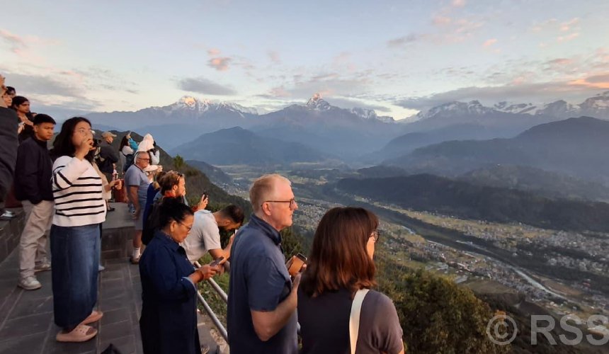 पर्यटकको दैनिक औसत खर्च १९% ले घट्यो, आगमन भने बढ्यो