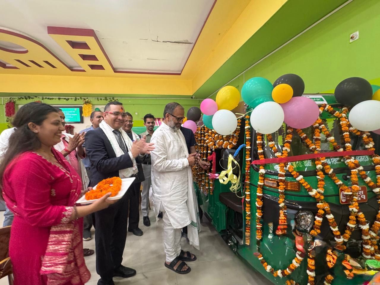 नबिल बैंकद्वारा जनकपुरस्थित मानवसेवा आश्रमलाई सेवा वाहन (अटो) सहयोग