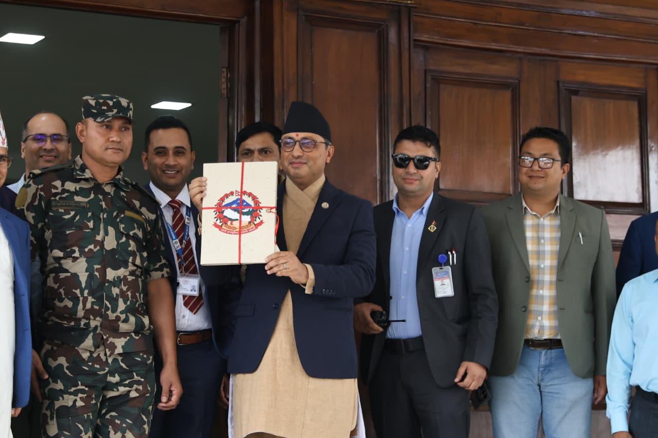 सदनमा आगामी आर्थिक वर्षको बजेट सार्वजनिक हुँदै