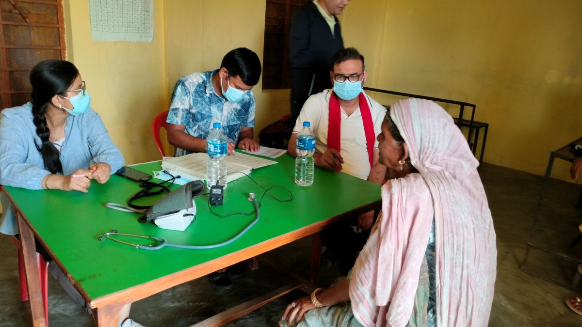 निःशुल्क विशेषज्ञ स्वास्थ्य शिविरबाट दुई सय ४५ जना लाभान्वित