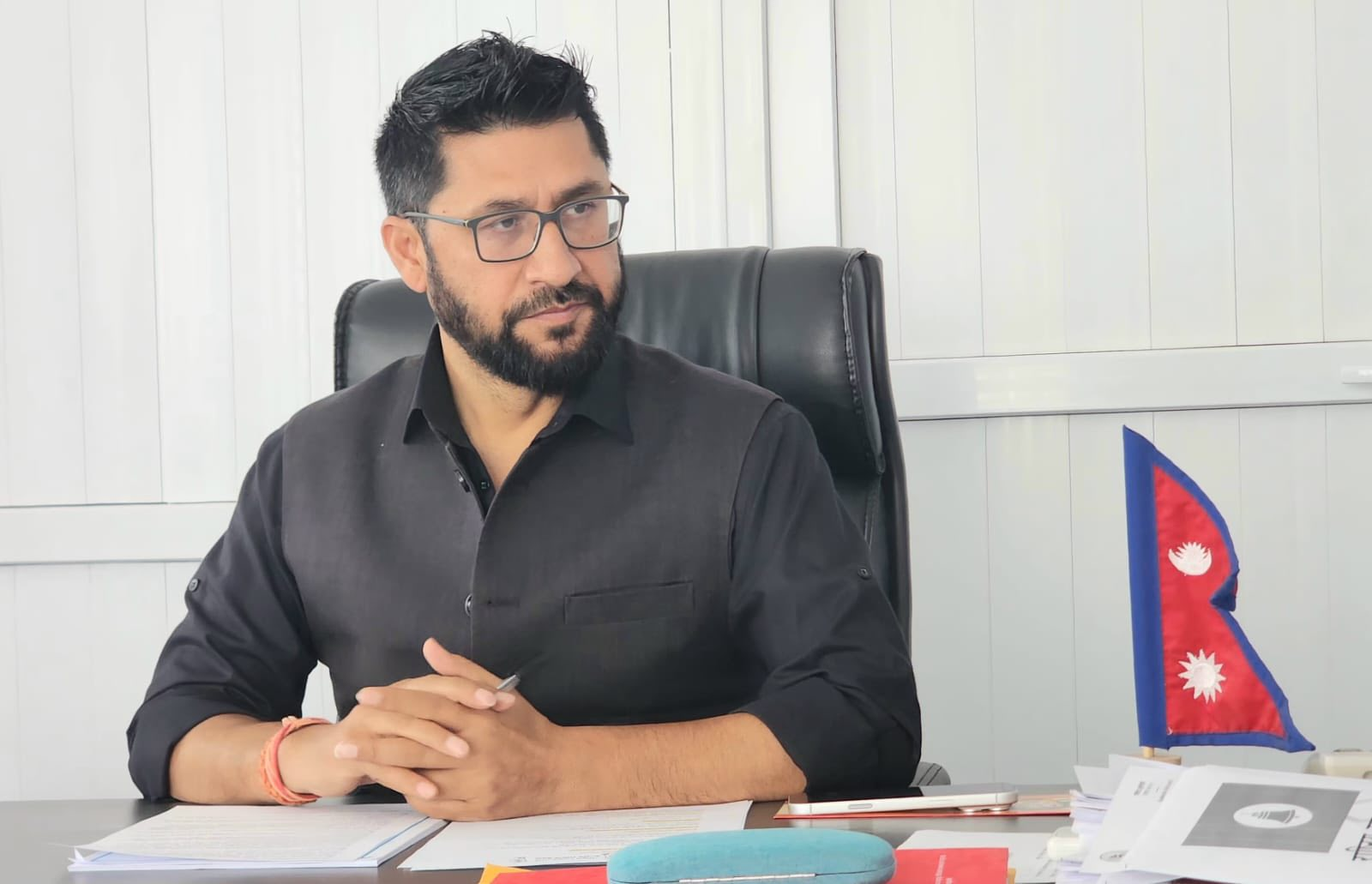 रास्वपा सभापति रविले सांसदहरूसँग सामूहिक छलफल गर्दै