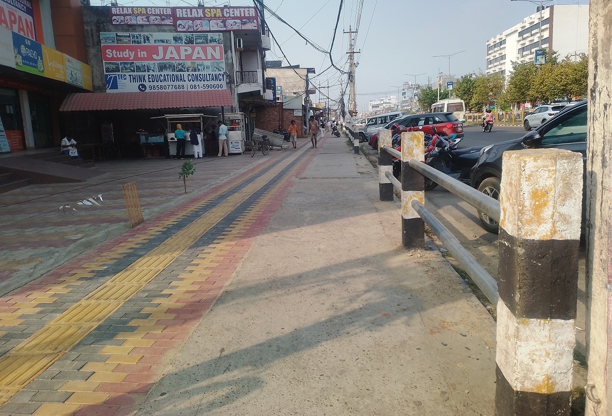 अतिक्रमण हटेपछि चिटिक्क बन्दै सडकपेटी